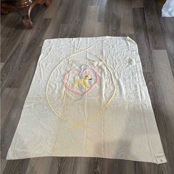 VINTAGE - Circa: 1962 Chenille Tufted Prod. Union Label, Babycore, Quiet Lux - Picture 1 of 7